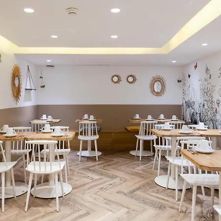 Hotel Magenta 38 By Happyculture-3
